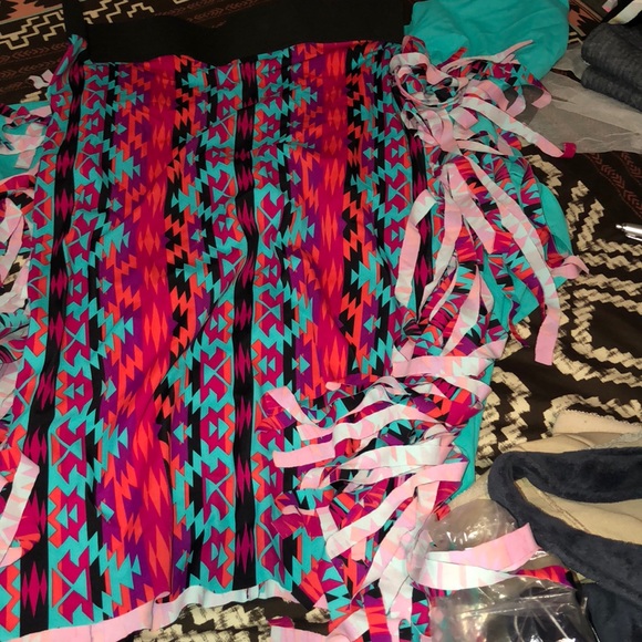 2pcs Tassel Set Skirt and Wrap Crop Infinity Top - Picture 5 of 7